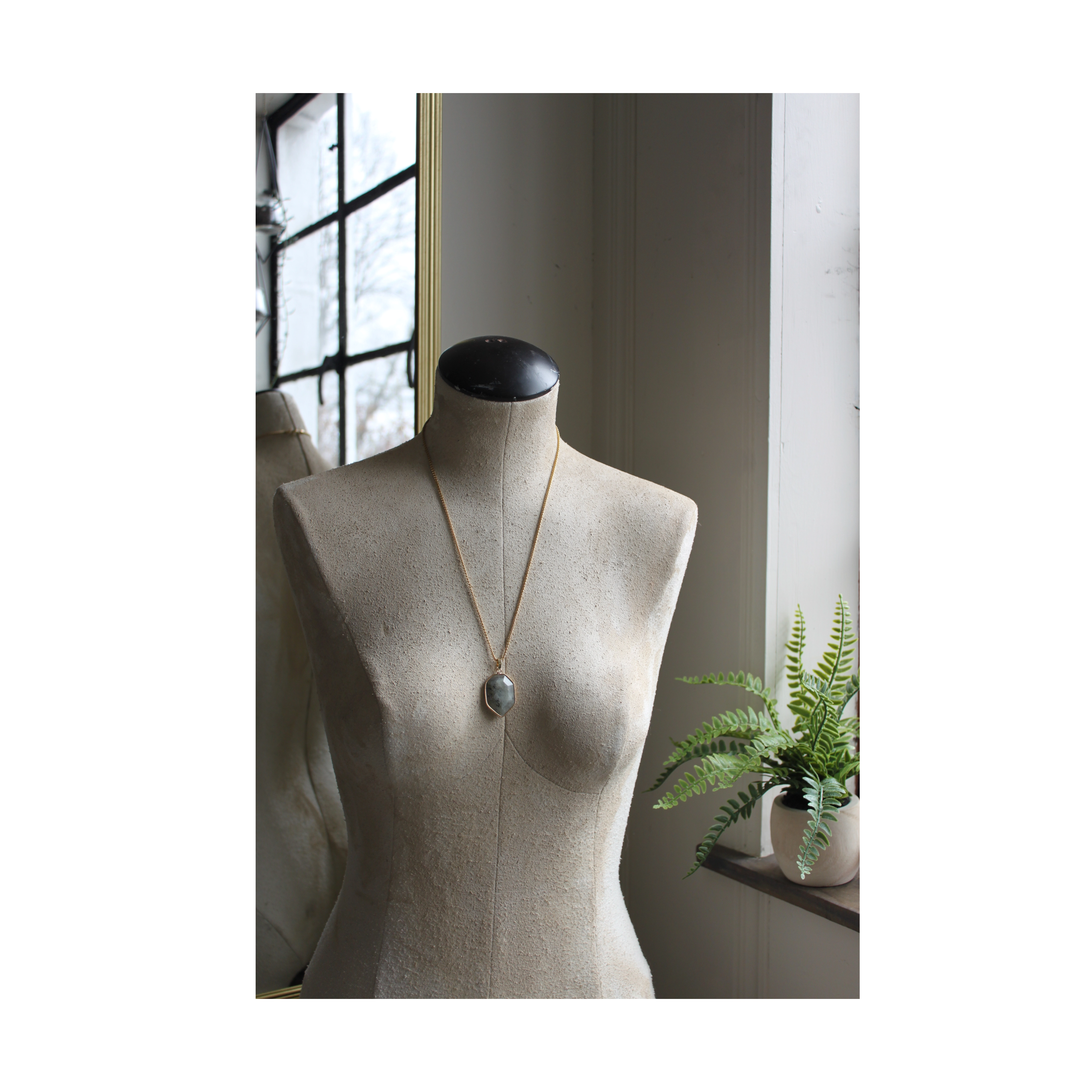 Labradorite Drop Pendant Necklace. Non tarnish Gold